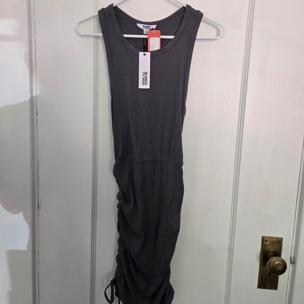 Light Green Fitted Dress – Sexy & Versatile